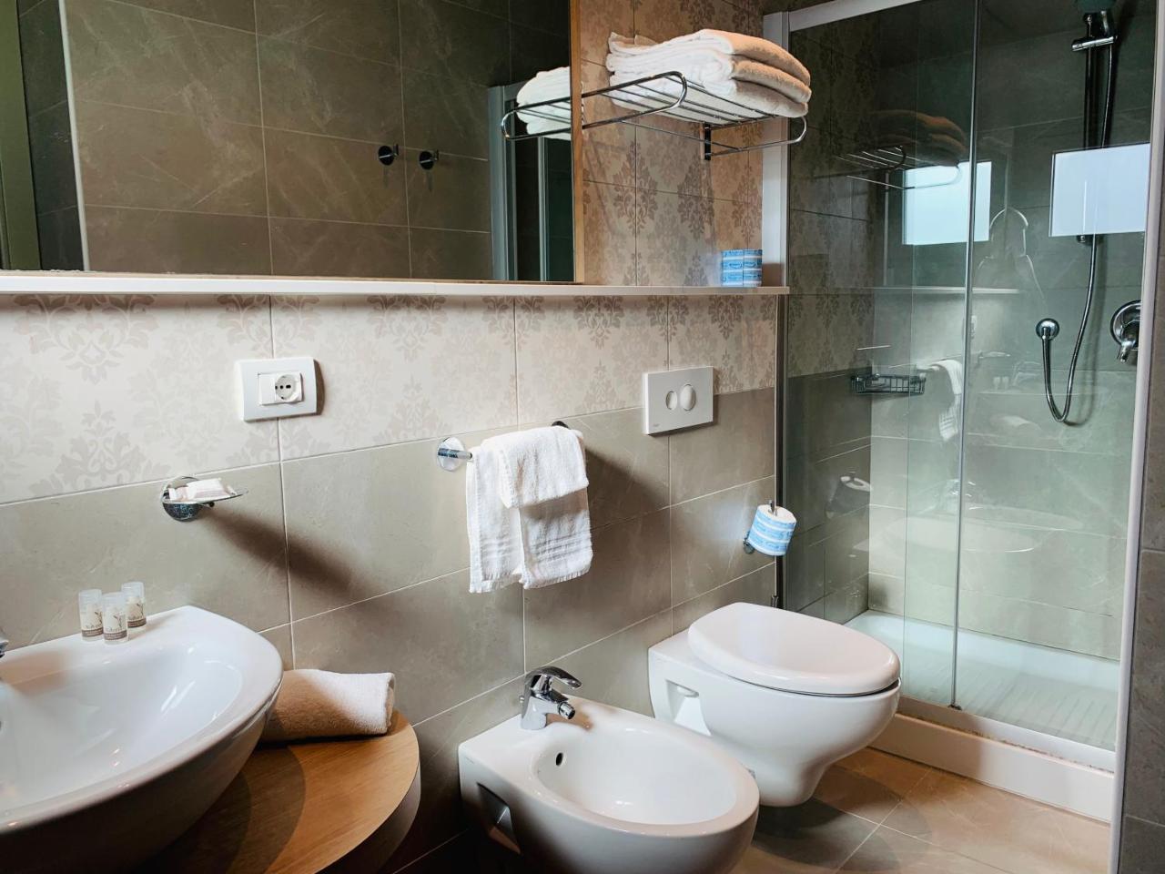 Hotel Liane Riccione Eksteriør bilde