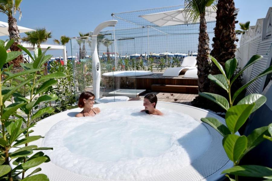 Hotel Liane Riccione Eksteriør bilde